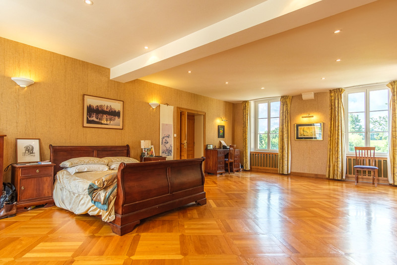 French property for sale in Putanges-Pont-Écrepin, Orne - €4,685,000 - photo 4