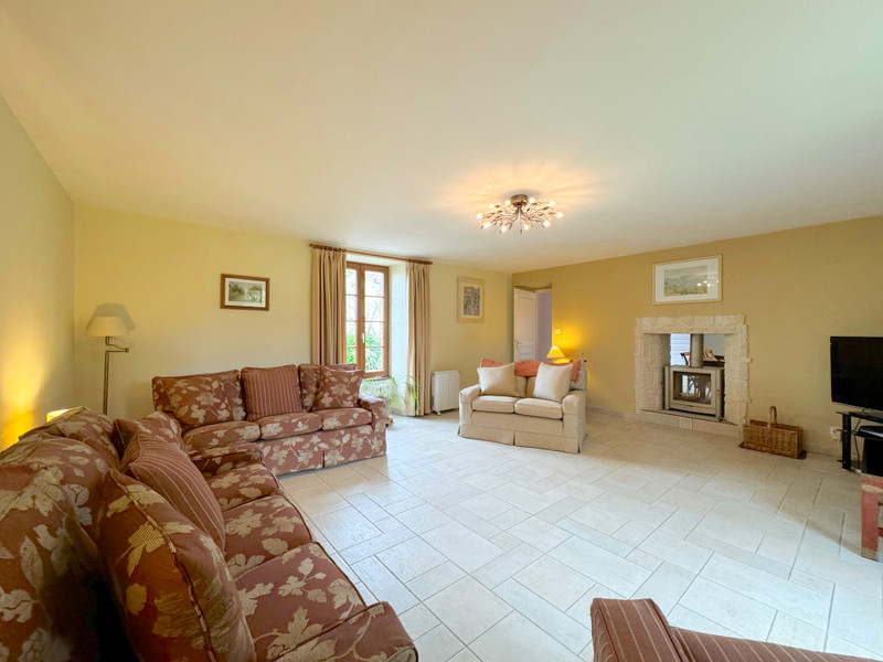 French property for sale in Beugnon-Thireuil, Deux-Sèvres - €267,500 - photo 5
