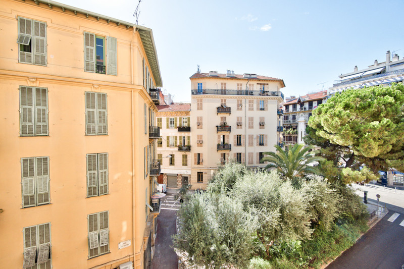 French property for sale in Nice, Alpes-Maritimes - €672,000 - photo 8
