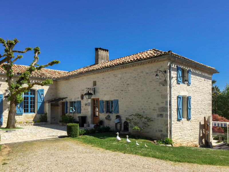 French property for sale in Montcuq-en-Quercy-Blanc, Lot - &#8364;1,774,500 - photo 2