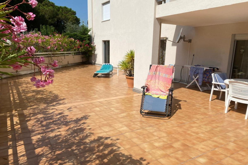 French property for sale in Cagnes-sur-Mer, Alpes-Maritimes - €580,000 - photo 2