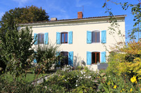 houses and homes for sale inMontjeanCharente Poitou_Charentes