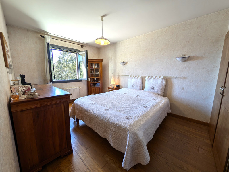 French property for sale in Caumont-sur-Durance, Vaucluse - €869,000 - photo 3