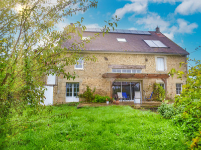 French property for sale in Saint-Agnant-de-Versillat, Creuse - €240,750 - photo 1