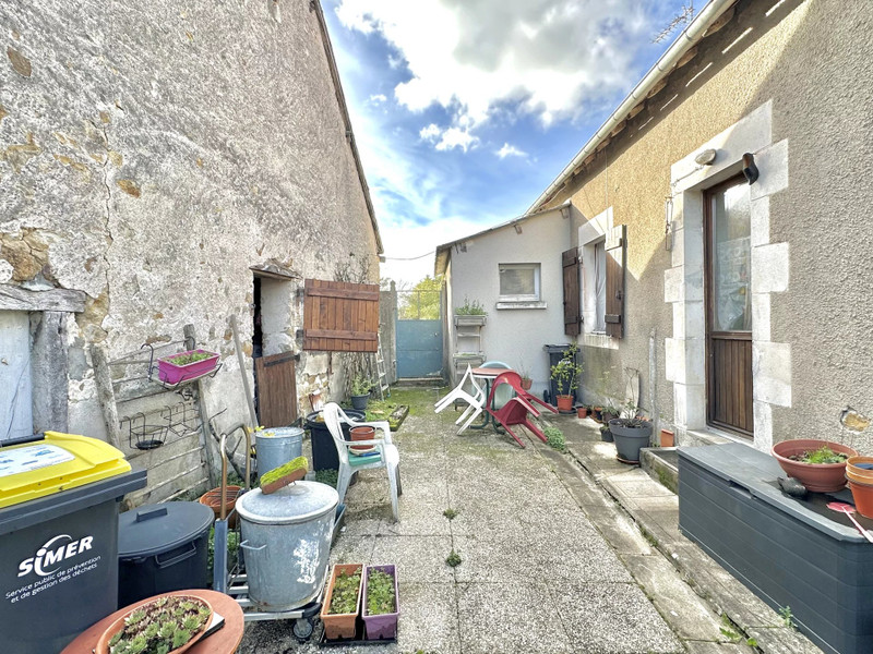 Maison à vendre à La Trimouille, Vienne - 66.600 € - photo 1