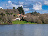 Maison à vendre à Saint-Pardoux-le-Lac, Haute-Vienne - 178.200 € - photo 1