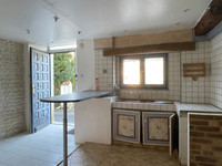 Maison à vendre à La Chapelle, Charente - 46 600 € - photo 2