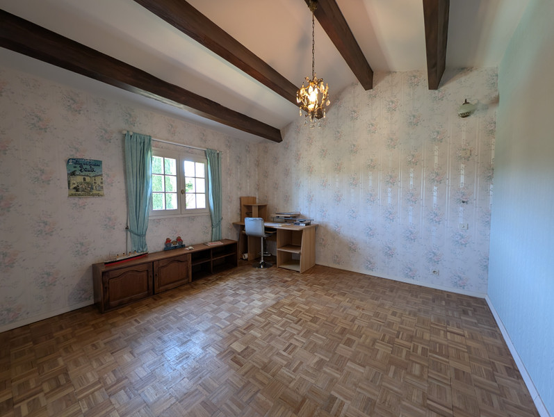 French property for sale in Vaison-la-Romaine, Vaucluse - €480,000 - photo 8
