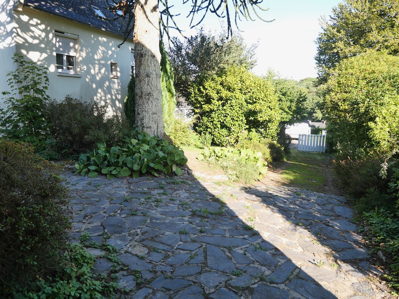 House for sale in Huelgoat Finistère 3 bedroom house with garage