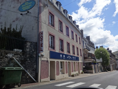 Maison à vendre à Condat, Cantal, Auvergne, avec Leggett Immobilier