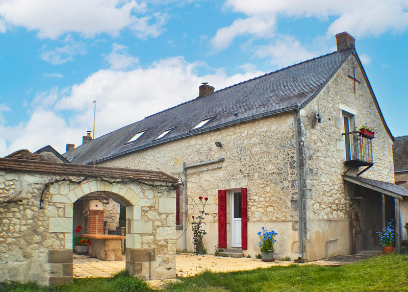 Maison à vendre à Noyant-Villages, Maine-et-Loire - 130 800 € - photo 1