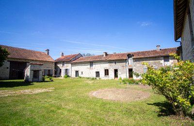 Maison à vendre à Sérigny, Vienne, Poitou-Charentes, avec Leggett Immobilier
