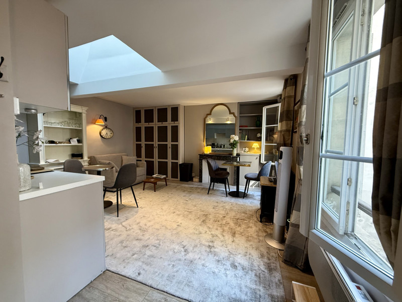 French property for sale in Paris, Paris - €558,000 - photo 2