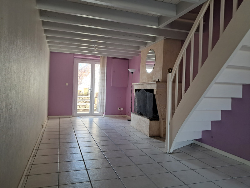 French property for sale in Cadillac-en-Fronsadais, Gironde - €224,700 - photo 2