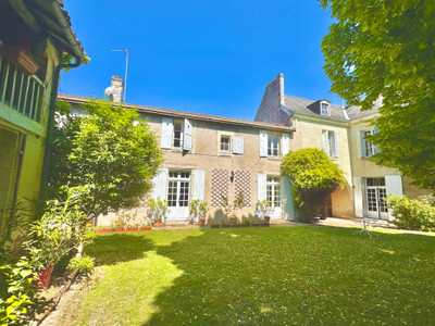 Maison à vendre à Monts-sur-Guesnes, Vienne, Poitou-Charentes, avec Leggett Immobilier