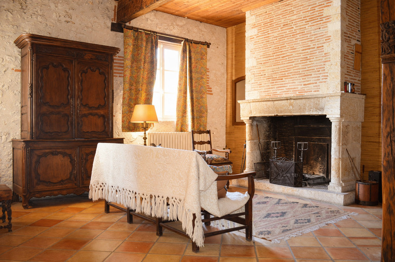 French property for sale in Layrac, Lot-et-Garonne - €530,000 - photo 5