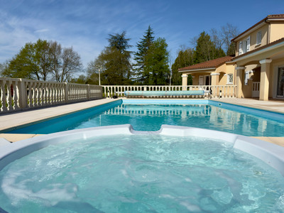 French property for sale in Saint-Mathieu, Haute-Vienne - €397,500 - photo 2