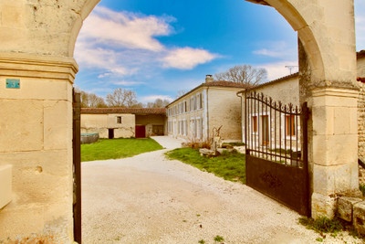 Maison à vendre à Le Gicq, Charente-Maritime, Poitou-Charentes, avec Leggett Immobilier