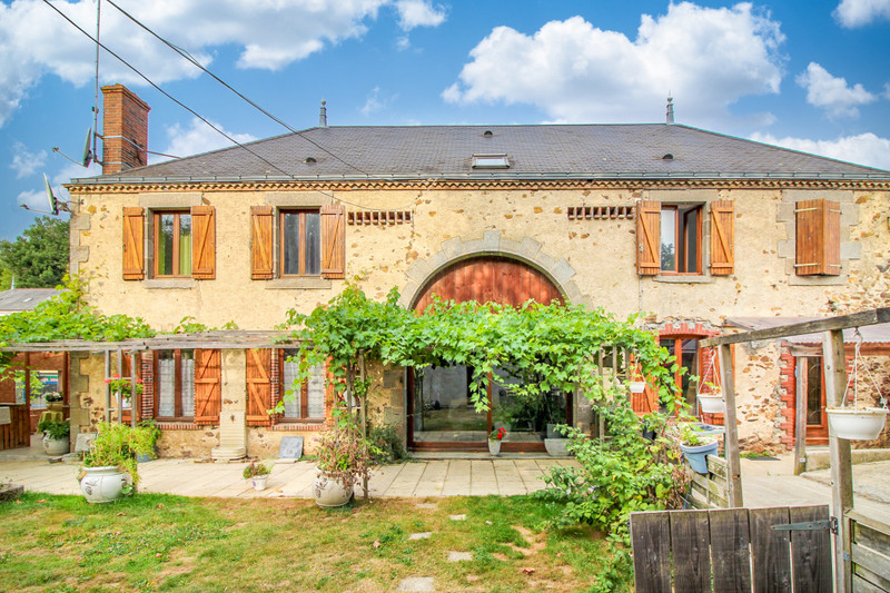 Maison à vendre à Argentonnay, Deux-Sèvres - 267.500 € - photo 1
