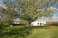 Maison à vendre à Villefranche-de-Lonchat, Dordogne - 288 900 € - photo 1