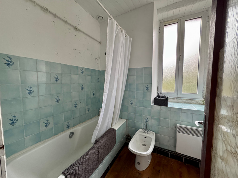 French property for sale in Hambers, Mayenne - €141,500 - photo 7