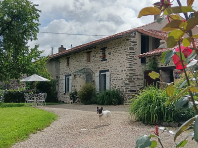 Maison à vendre à Saint-Bonnet-de-Bellac, Haute-Vienne, Limousin, avec Leggett Immobilier