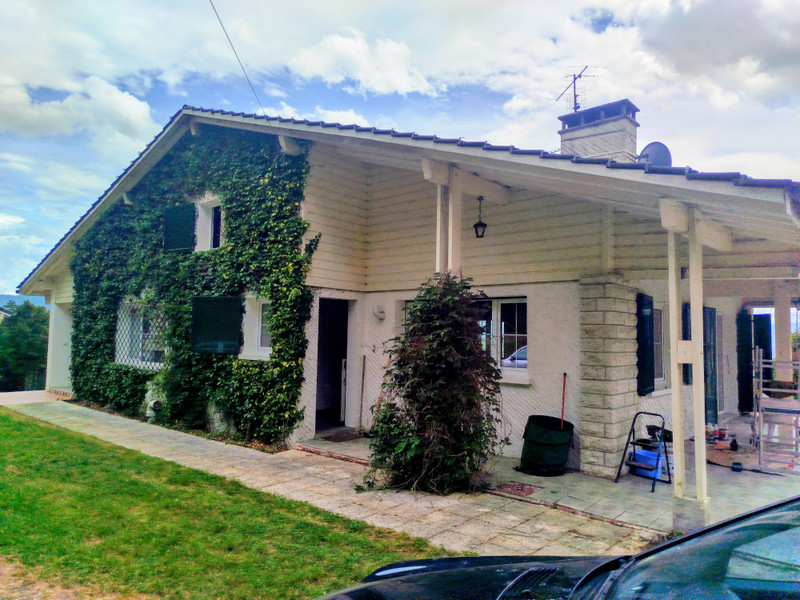 French property for sale in Gex, Ain - €935,000 - photo 3