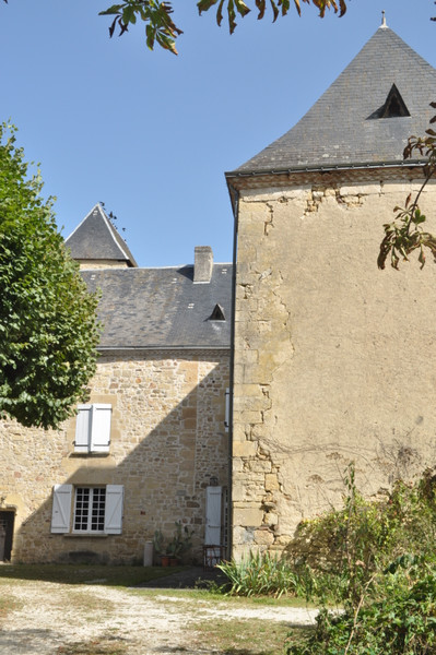 French property for sale in Thiviers, Dordogne - &#8364;689,000 - photo 2