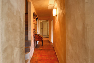 French property for sale in Apt, Vaucluse - €780,000 - photo 3