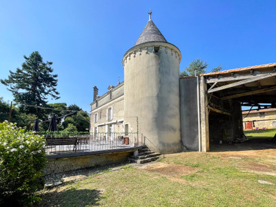 UNDER OFFER Magnificent 7-bedroom Château. Ideal family home & BnB/Events business.   3.8 acres near Niort.