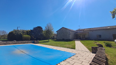 French property for sale in Champagne-et-Fontaine, Dordogne - €258,000 - photo 1