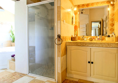 French property for sale in Apt, Vaucluse - €767,000 - photo 8