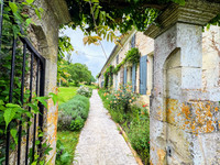 Propriété à vendre à Neuvicq, Charente-Maritime - 392 200 € - photo n°1