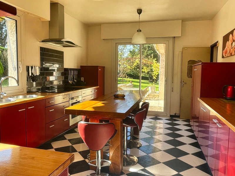 French property for sale in Asnières-sur-Blour, Vienne - €556,500 - photo 4