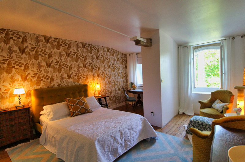 French property for sale in Montagrier, Dordogne - €799,000 - photo 9