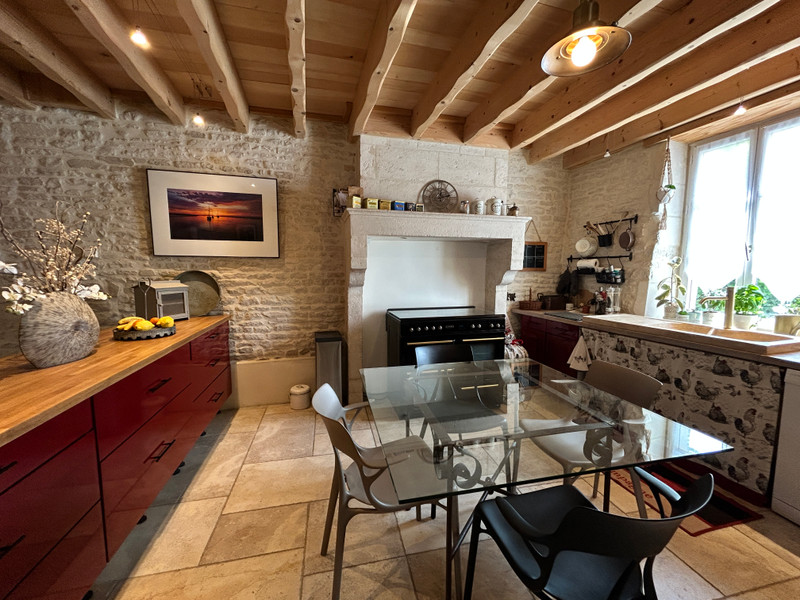 French property for sale in Arçais, Deux-Sèvres - €325,500 - photo 4