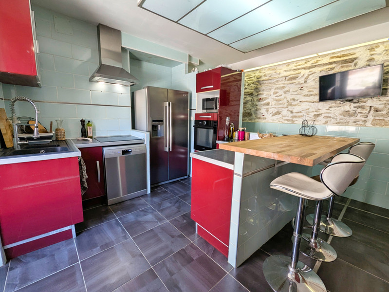 French property for sale in Courniou, Hérault - €375,000 - photo 5