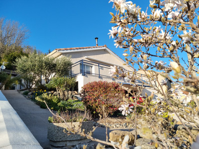 Maison à vendre à Saint-Vincent-d'Olargues, Hérault, Languedoc-Roussillon, avec Leggett Immobilier