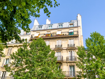 Appartement à vendre à Paris 10e Arrondissement, Paris, Île-de-France, avec Leggett Immobilier