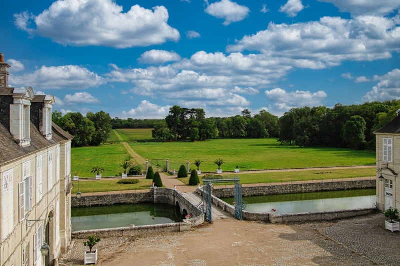 Chateau à vendre à Orléans, Loiret - 250 000 € - photo 1