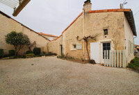 Maison à vendre à Bessé, Charente - 119.900 € - photo 7