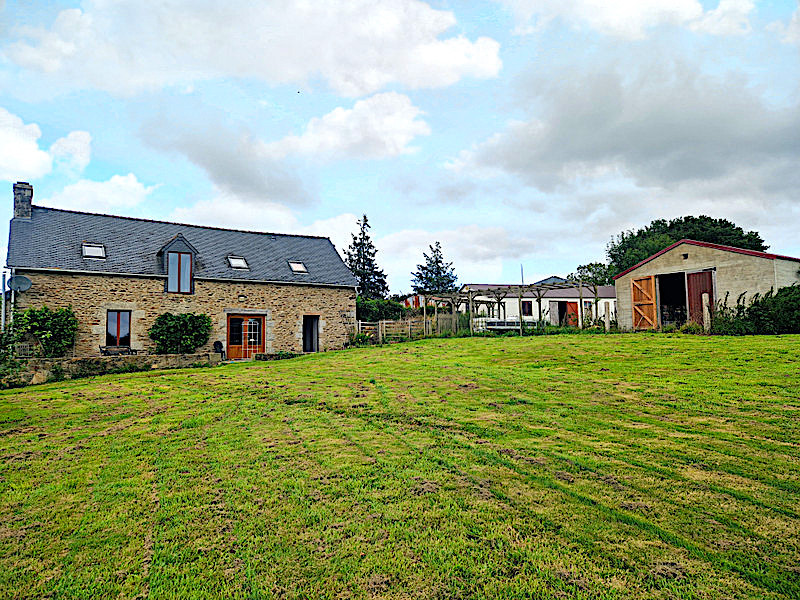 Maison à vendre à Pont-Melvez, Côtes-d'Armor - 244 000 € - photo 1