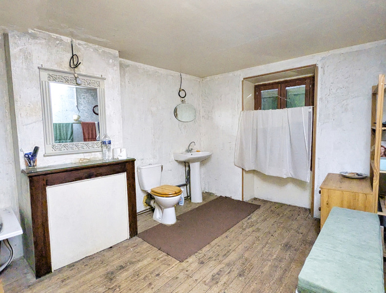 French property for sale in Arnac-la-Poste, Haute-Vienne - €44,500 - photo 6