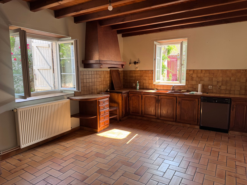 French property for sale in Barbezieux-Saint-Hilaire, Charente - €214,000 - photo 3
