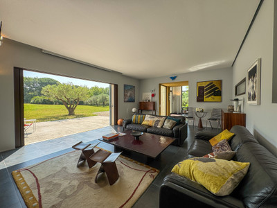 French property for sale in Vaison-la-Romaine, Vaucluse - €1,000,000 - photo 1