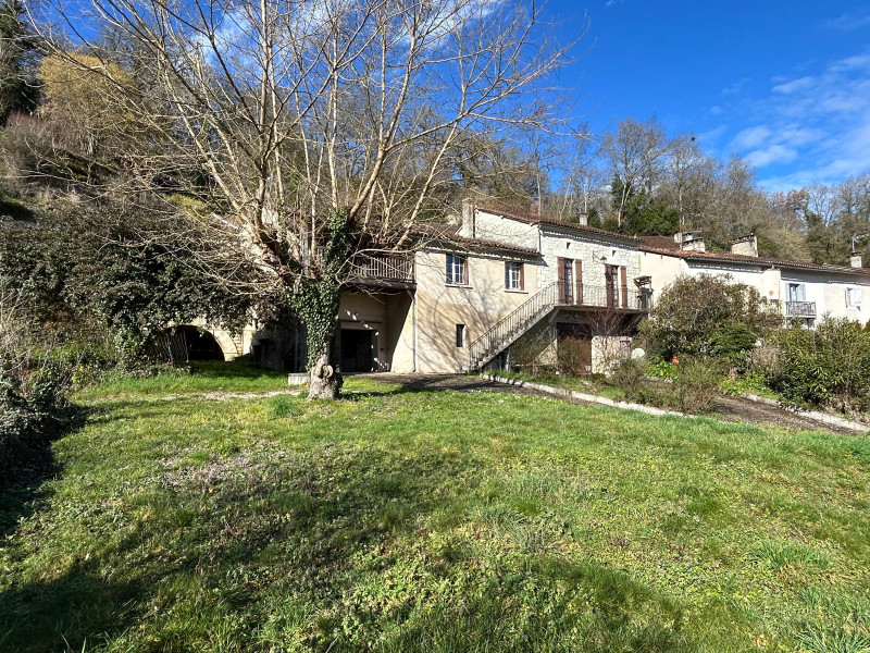 French property for sale in Aubeterre-sur-Dronne, Charente - €183,600 - photo 9