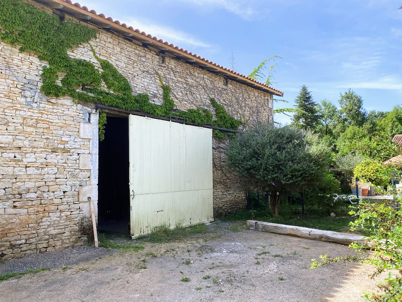 French property for sale in Mouton, Charente - €358,999 - photo 9