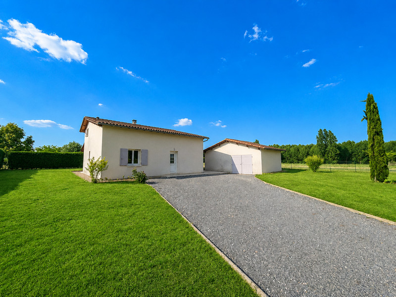 French property for sale in Laprade, Charente - €194,400 - photo 9