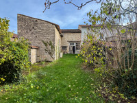 Propriété à vendre à Mansle, Charente - 99 900 € - photo n°2