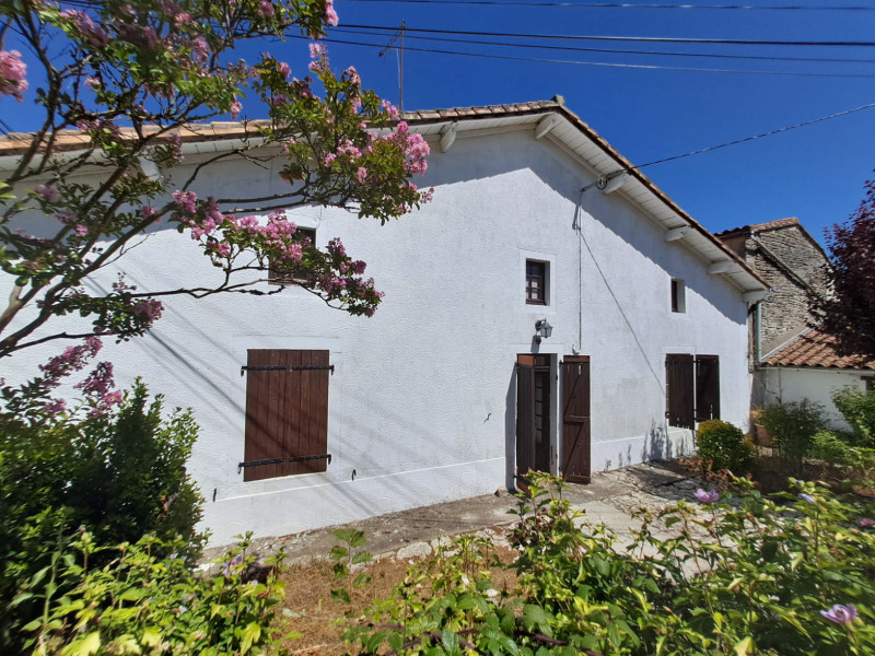 French property for sale in Aubigné, Deux-Sèvres - €61,600 - photo 1